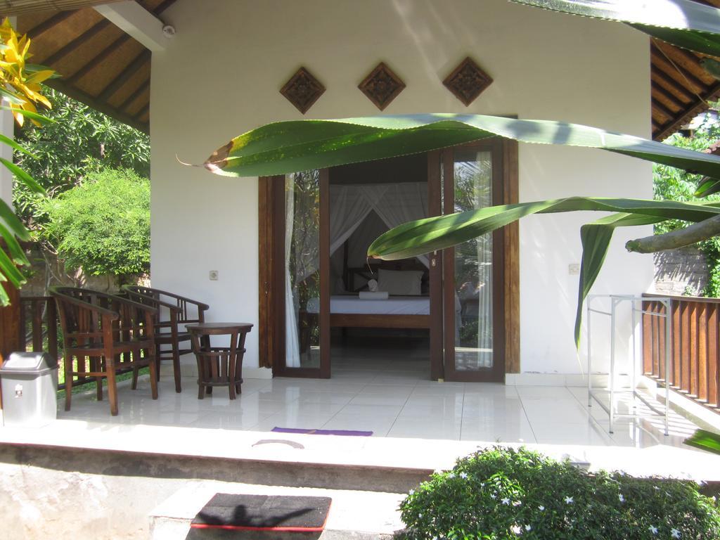 Teman Teman Bungalows 1 Амед Экстерьер фото